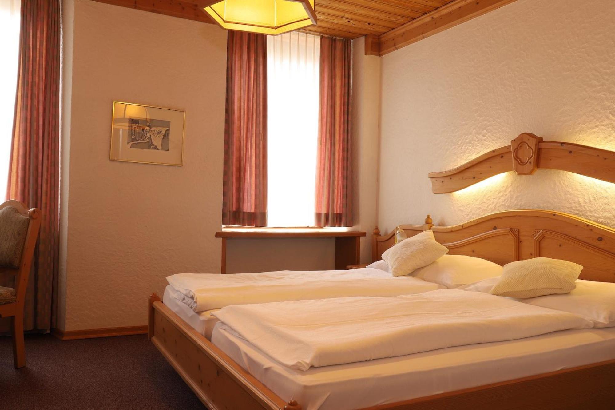 Hotel-Restaurant Weisses Kreuz Breitenbach Kültér fotó