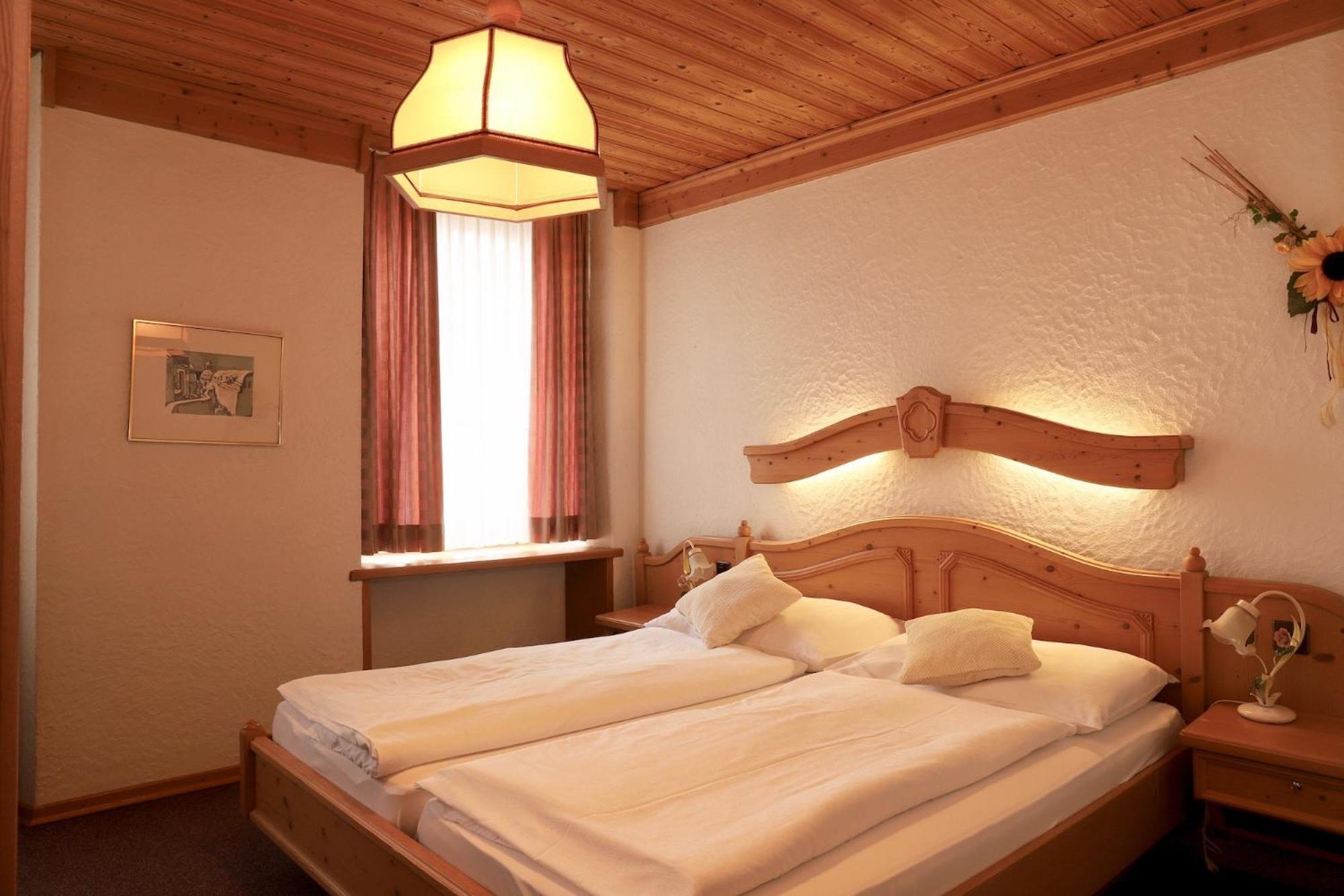Hotel-Restaurant Weisses Kreuz Breitenbach Kültér fotó